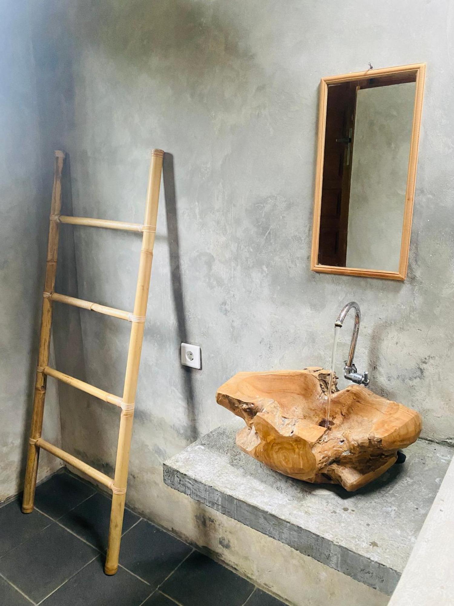 Uma D'Nyuh Homestay Singaraja Buitenkant foto