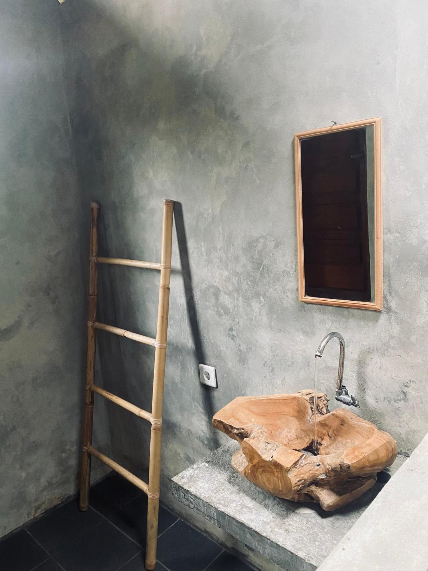 Uma D'Nyuh Homestay Singaraja Buitenkant foto